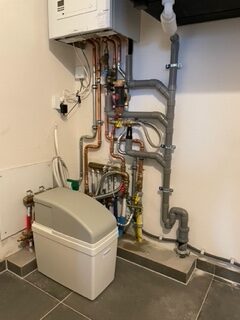 comment-fonctionne-un-adoucisseur-d-eau-asa-solutions-mons-binche-charleroi Comment fonctionne un adoucisseur d'eau ? Découvrez le fonctionnement d’un adoucisseur d’eau, son rôle contre le calcaire et ses avantages